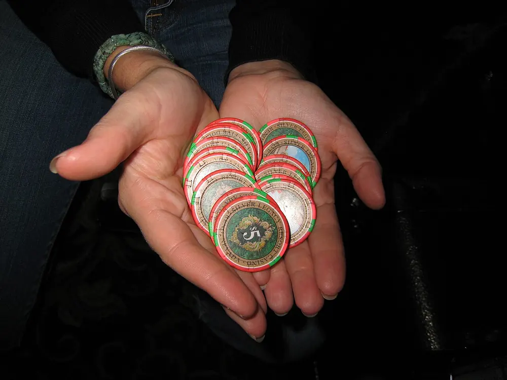 no kyc casino no minimum deposit - casino chips on a table