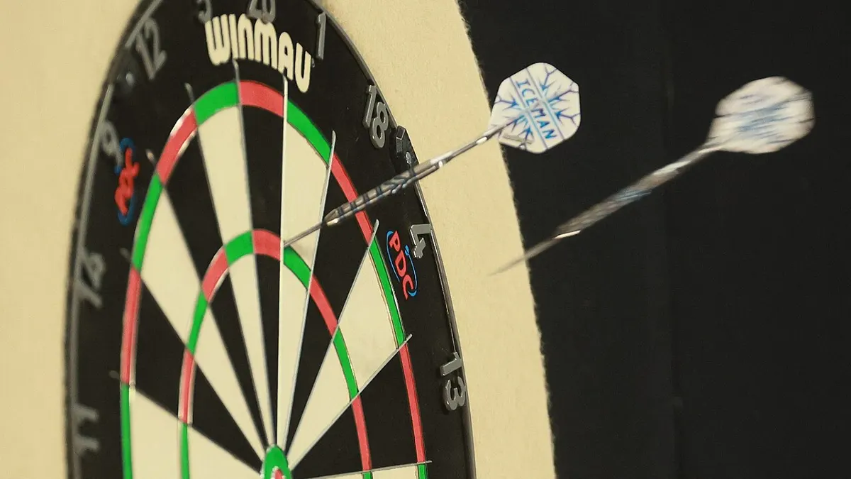 how to bet on darts ghana - dartboard
